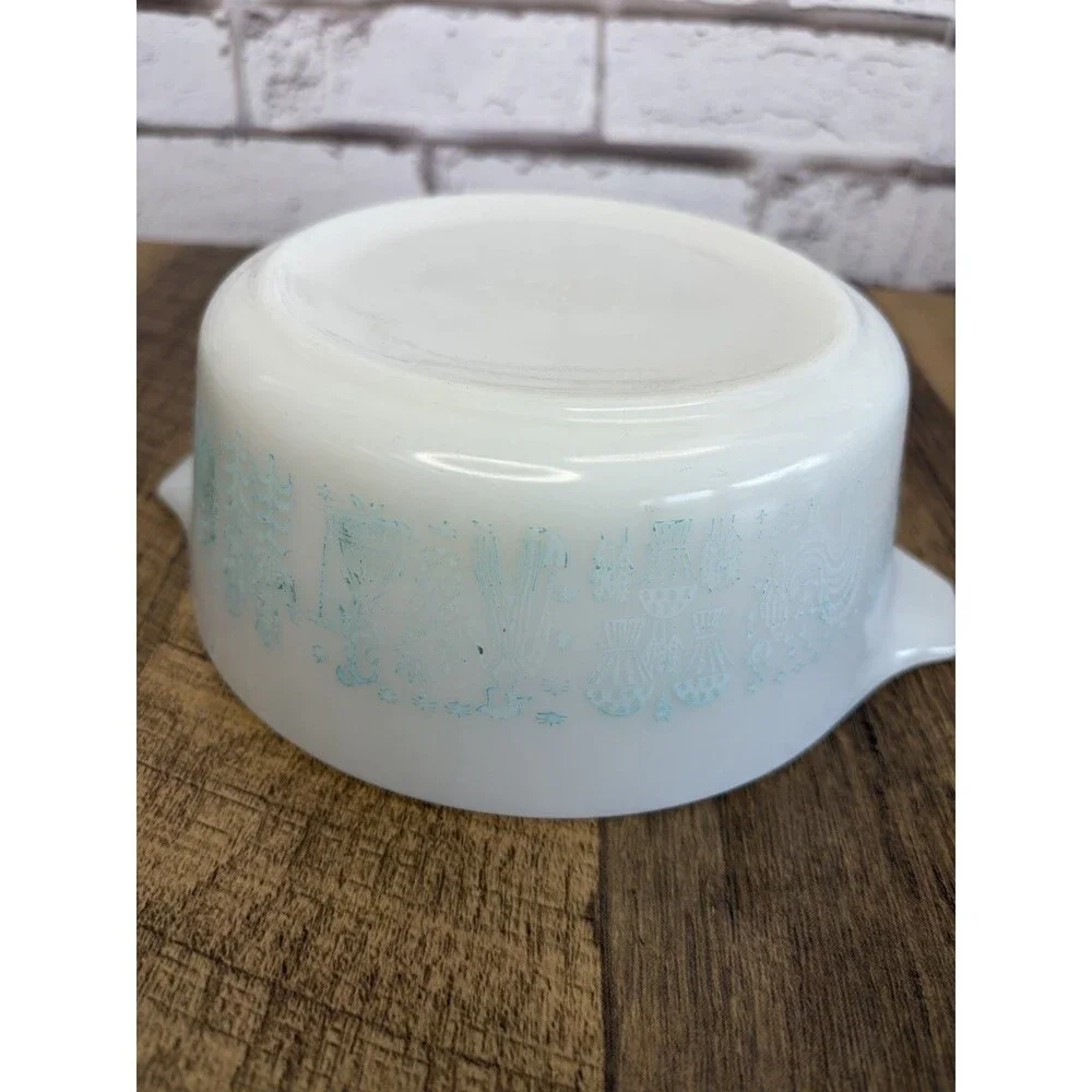 Pyrex Amish Butterprint Casserole with Lid 472 Vintage